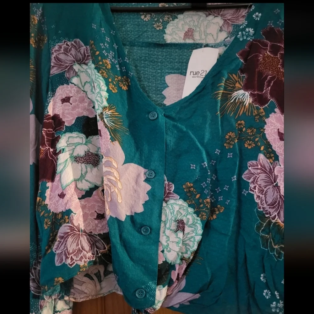 *sold*5/15$ Rue21 crop top size XL - Picture 2 of 4